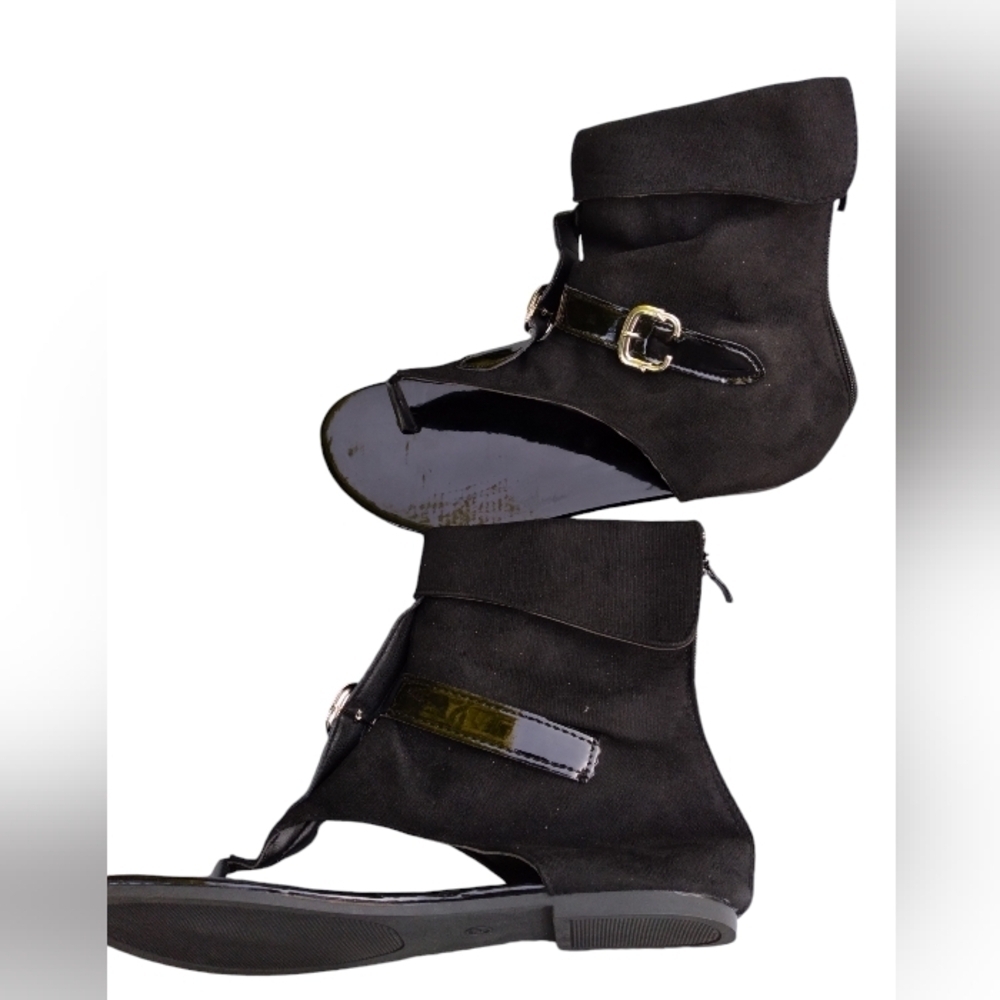 NWOT Black ankle boot sandals